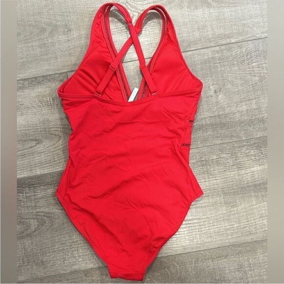Sea Level Swim NWT Spliced Plunge One Piece Red
Size 12 - Picture 9 of 14